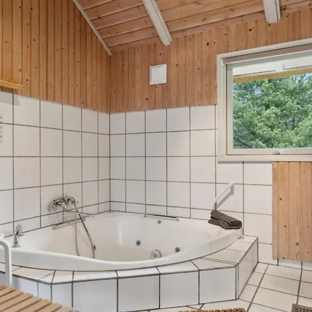 Nyaraló Wale - 3-3km From The Sea By Interhome